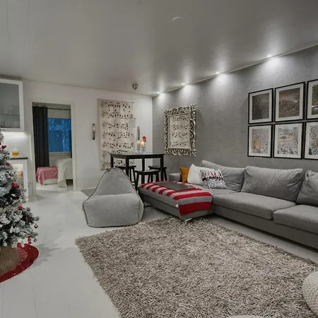 Private With Hot Tub & Sauna Rovaniemi