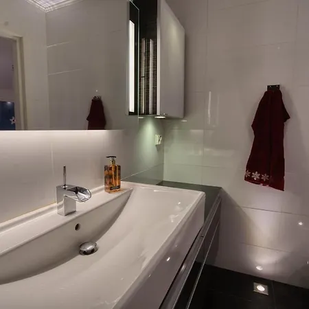 Vila Private With Hot Tub & Sauna