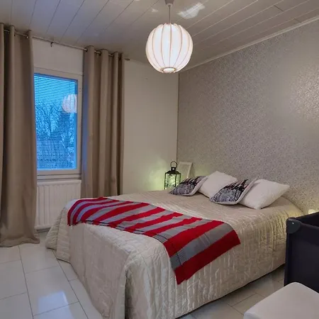 Private With Hot Tub & Sauna * Rovaniemi