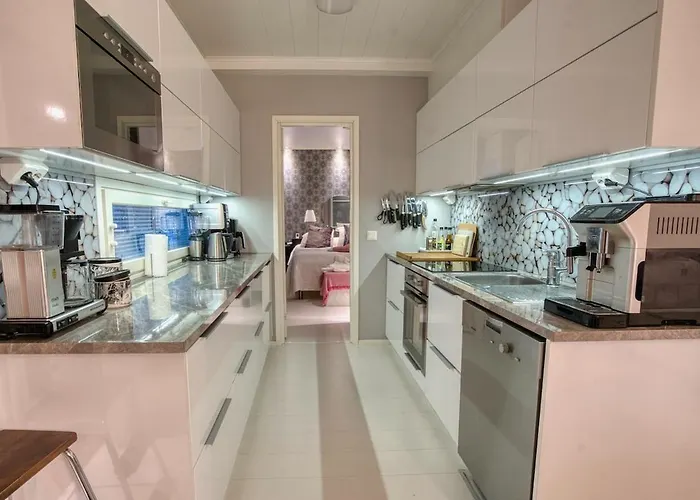 Private With Hot Tub & Sauna * Rovaniemi