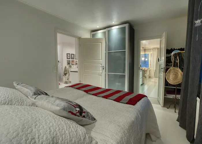 Private With Hot Tub & Sauna Βίλα *