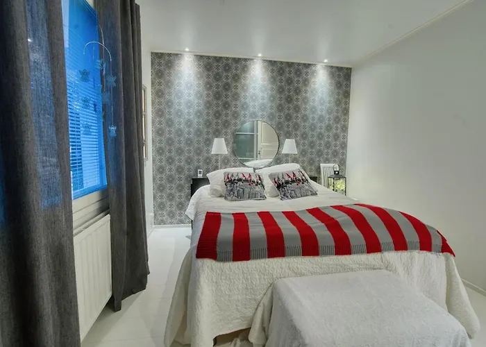 Private With Hot Tub & Sauna Ροβανιέμι