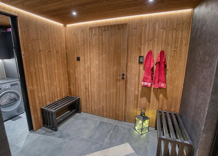 Private With Hot Tub & Sauna Ροβανιέμι