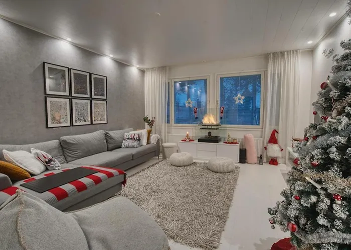 Private With Hot Tub & Sauna *